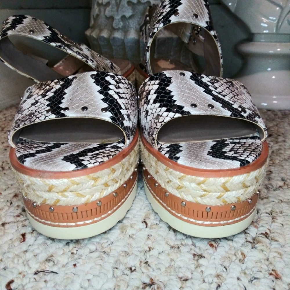 Vince Camuto Marsa Black, Silver & Taupe, Faux Snakeskin Platform Sandals - Picture 5 of 13